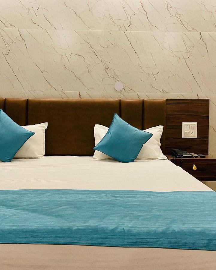 Hotel Dileep42 لاكناو المظهر الخارجي الصورة