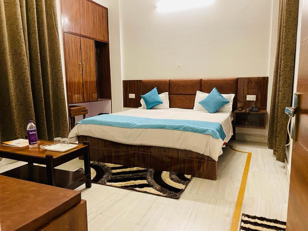 Hotel Dileep42 لاكناو المظهر الخارجي الصورة