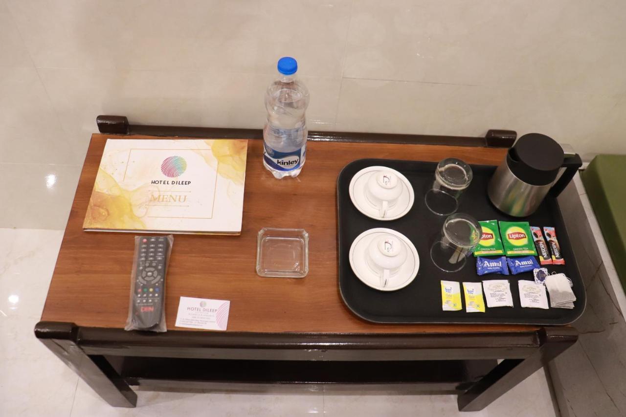 Hotel Dileep42 لاكناو المظهر الخارجي الصورة