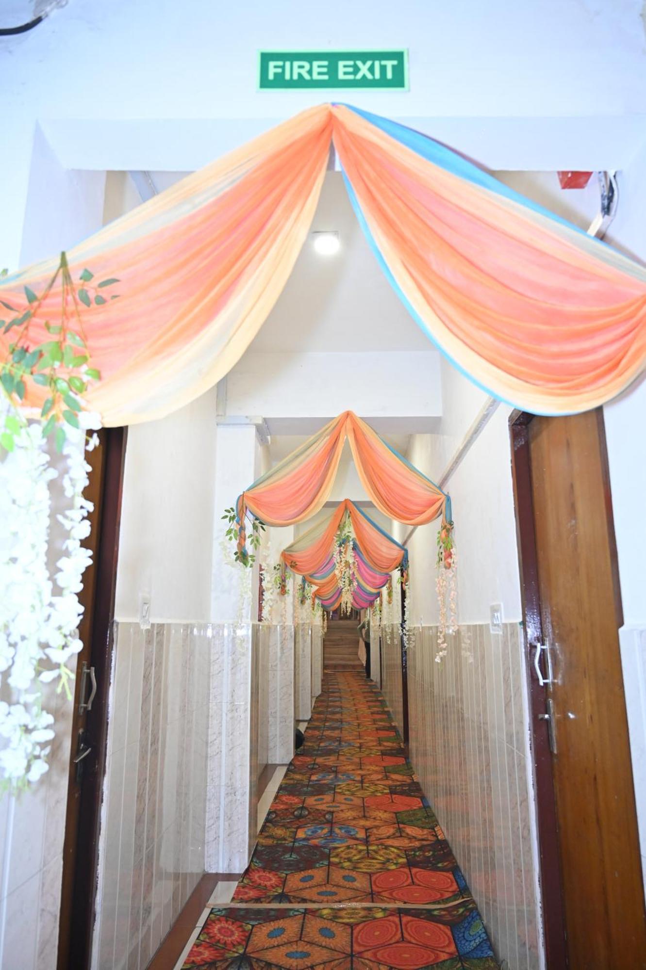 Hotel Dileep42 لاكناو المظهر الخارجي الصورة