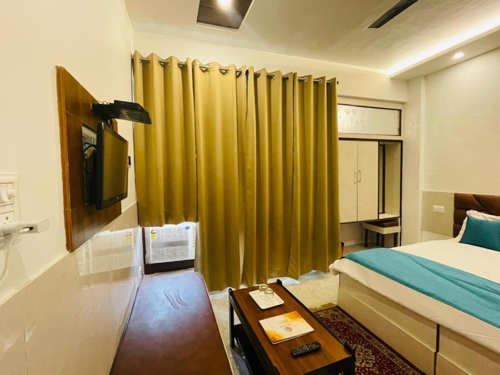 Hotel Dileep42 لاكناو المظهر الخارجي الصورة