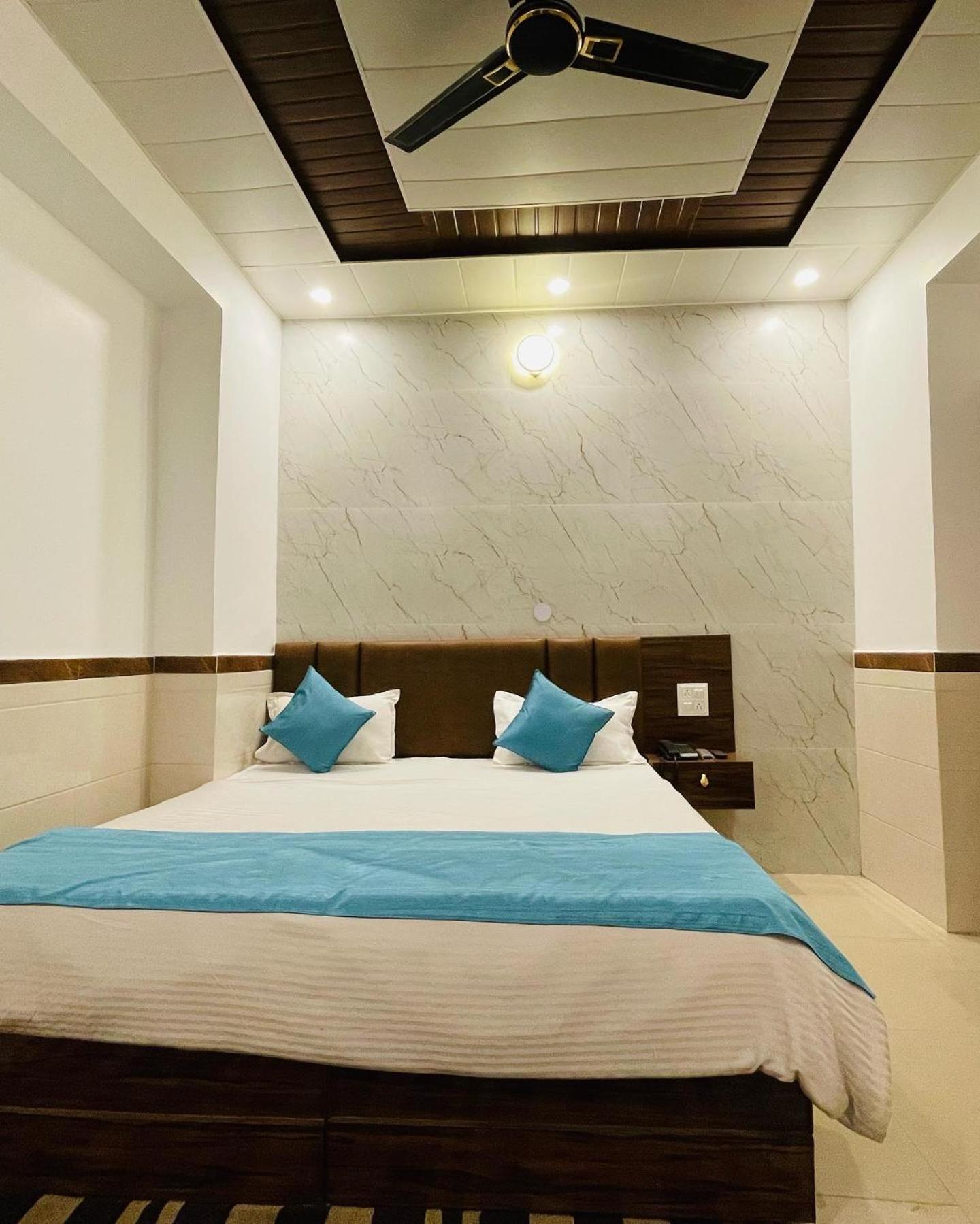 Hotel Dileep42 لاكناو المظهر الخارجي الصورة